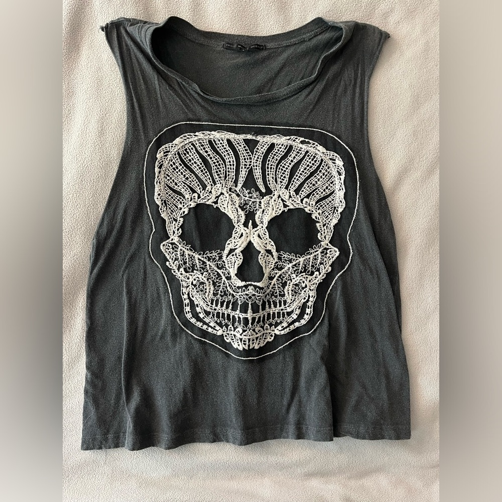 Embroidered Skull Muscle Tee